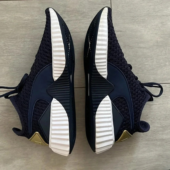 Knit Lace Runners Navy, Size 7.5 - Picture 8 of 10